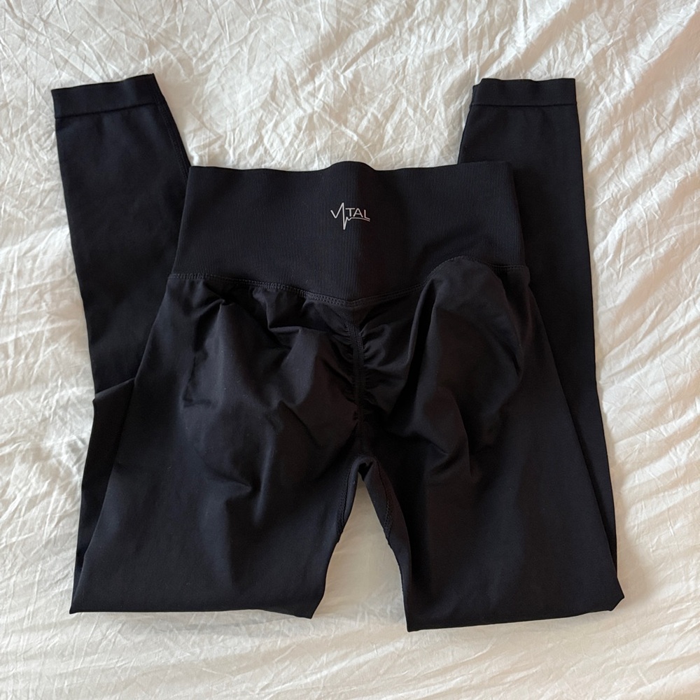 VITAL APPAREL HIGH WAISTED BLACK GYM ACTIVEWEAR LEGGINGS SIZE MEDIUM WOMEN